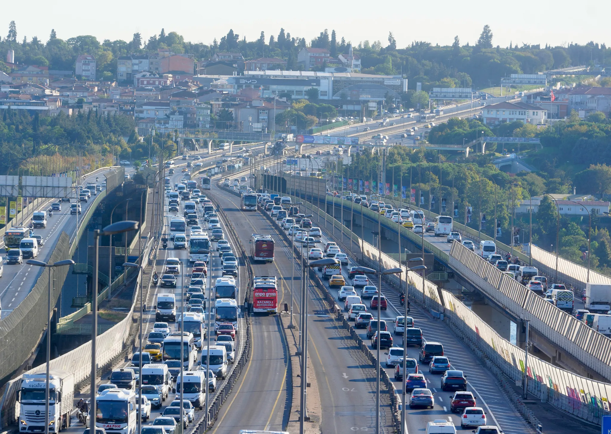İstanbul'da trafik kilitlendi! Anadolu Yakası'nda yoğunluk yüzde 83
