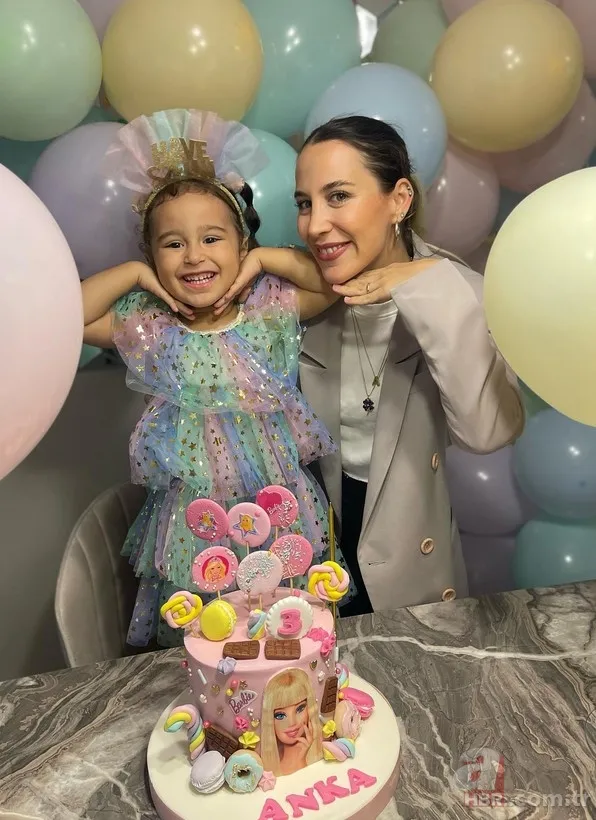 Survivor'da yasak aşk iddiası: Efecan Dianzenza eski eşine şarkı yaptı! 7