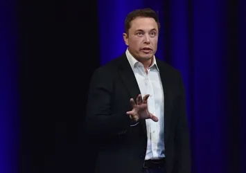 Elon Musk'tan sürpriz Facebook kararı