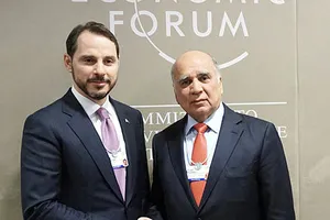 Bakan Berat Albayrak, Davosta Fuad Hüseyin ile görüştü