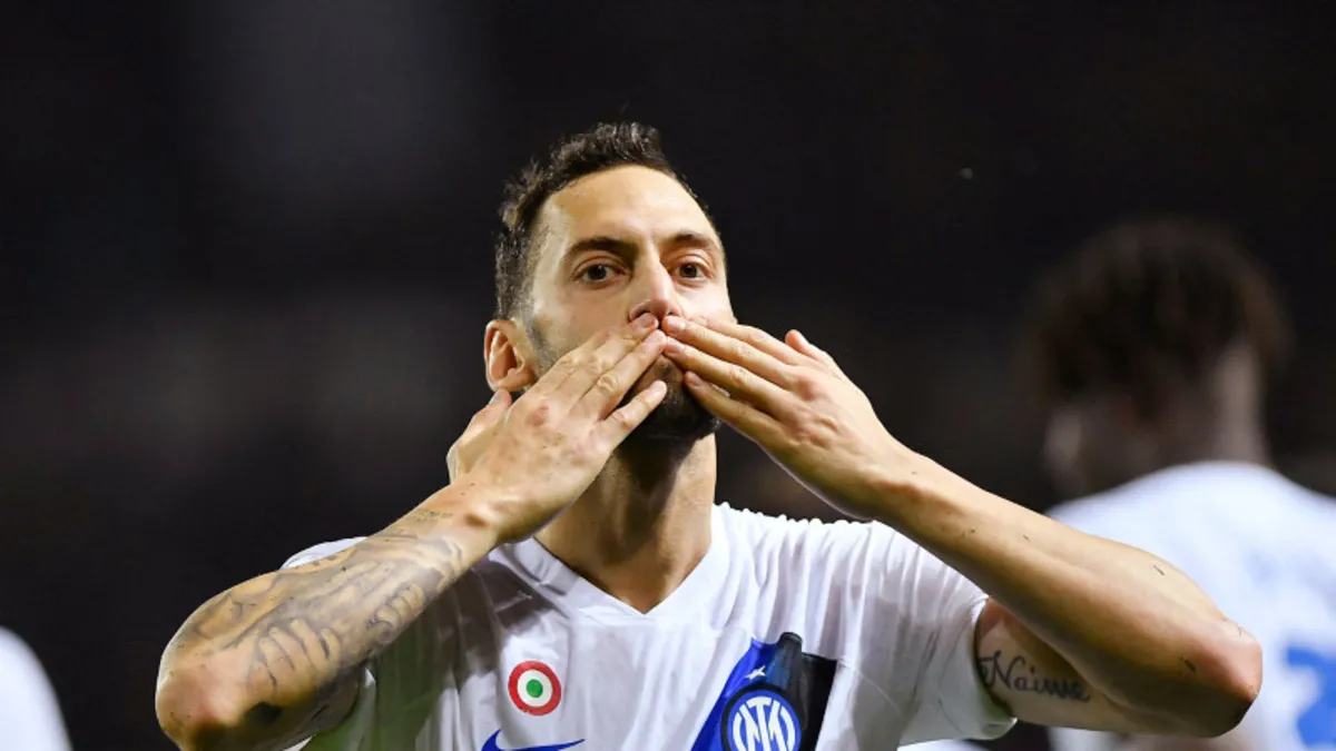 Hakan Çalhanoğlu dünya devine! İngiliz basınından flaş iddia