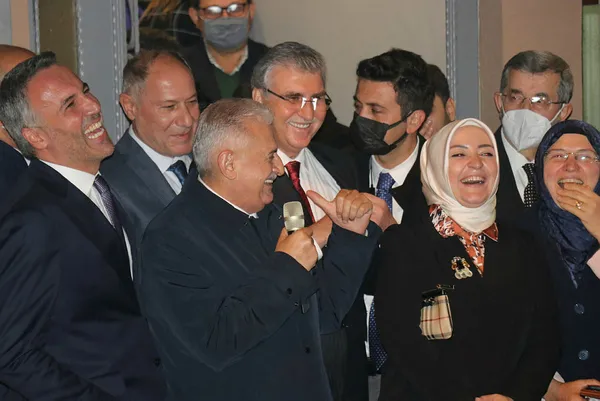 1636483999108.jpg Binali Yıldırım Sakaryalıları kıramadı Başkan Erdoğan'ı aradı! İkili arasında güldüren diyalog - 1