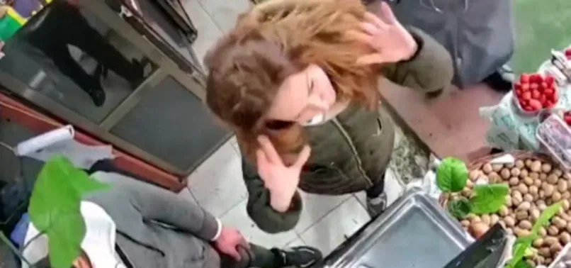 Beşiktaş'ta başörtülü muhabire çirkin saldırı! "Kafan hava alsın, oksijen gelsin" | Şüpheli adliyeye sevk edildi