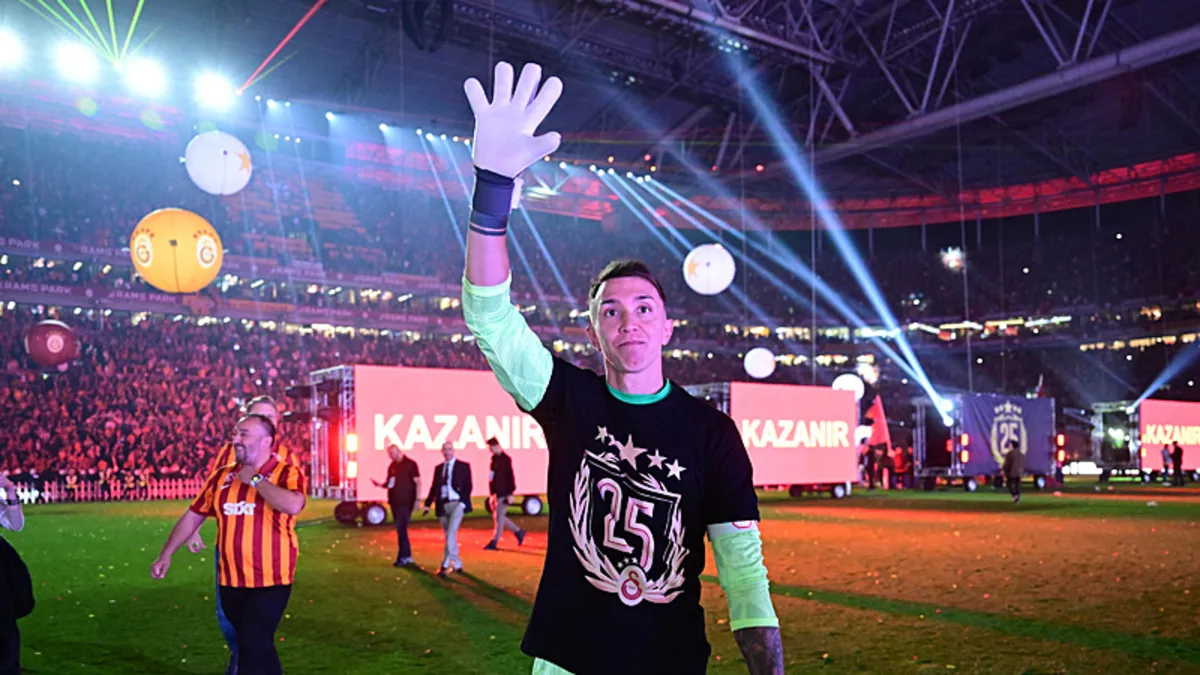 Galatasaray'da bir devir kapandı: Muslera sarı kırmızılılara veda etti: Son maçıma çıkacağım