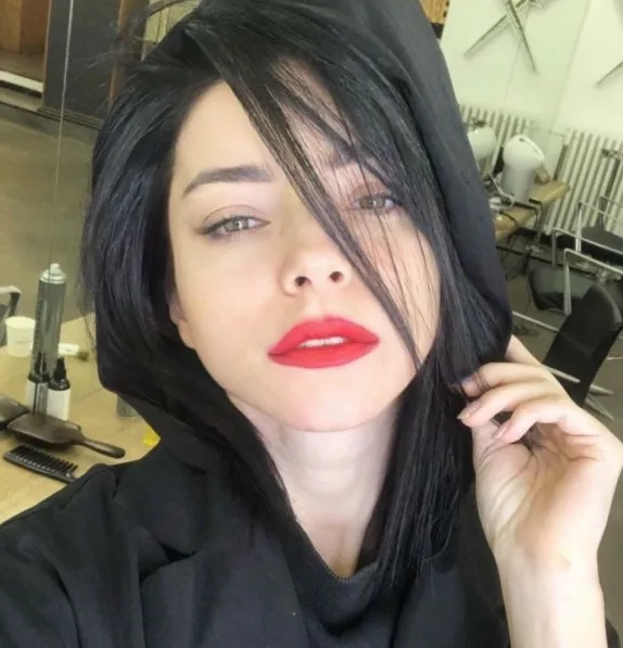 Merve Boluğur’dan bomba gibi estetik itirafı! ‘Gereksiz olduğunu düşünüyorum’