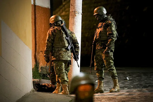 Ekvador’da büyük kriz | Canlı yayın baskınını soruşturan savcıya suikast