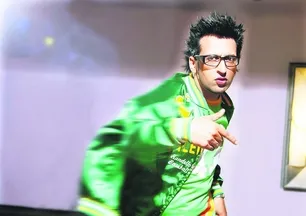 90'lı yıllara "Çukulata Kız" şarkısıyla damga vuran Ragga Oktay değişimiyle gündem oldu! 