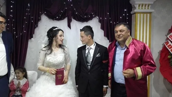 kirikkalede-cani-koca-esini-cocugunun-onunde-bogazindan-keserek-oldurdu-1622982993853.jpg Kırıkkale'de cani koca eşini çocuğunun önünde boğazından keserek öldürdü - 2