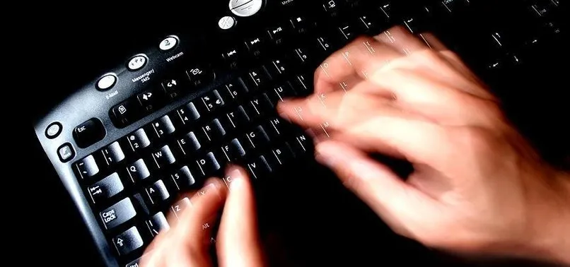 İRAN'DA BLOG YAZARINA 444 KIRBAÇ CEZASI