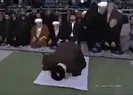 Ruhani Cuma namazında camiyi terk etti