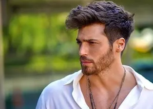 Şok iddia! Can Yaman Türkiye'yi terk ediyor
