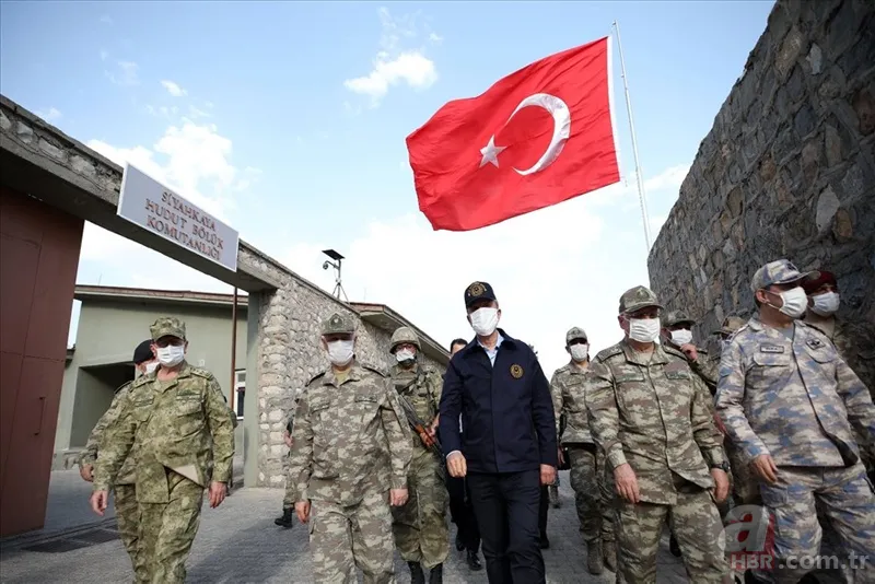 Bakan Akar ve komutanlardan karargahta yoğun mesai! Sabahın ilk saatlerine kadar ışıklar sönmedi 16