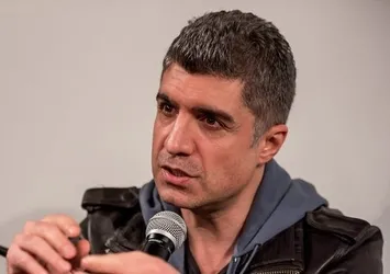Özcan Deniz 19 yaşındaki genç kız ile aşk mı yaşıyor?