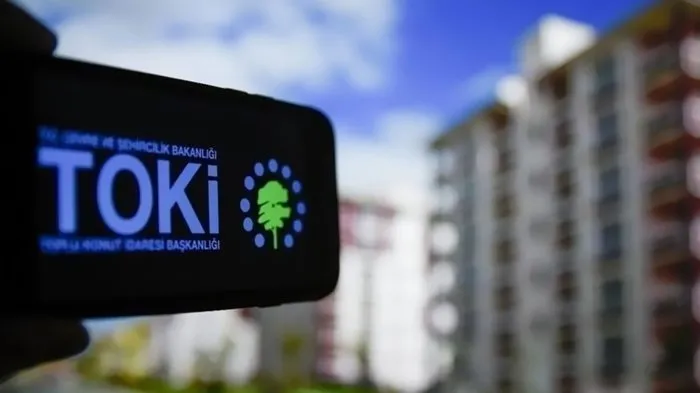 CHP’li İBB dar gelirlinin evini yıkacak! Arnavutköy’deki sosyal konutlara takoz