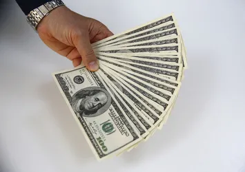 Dolar ne kadar olur?