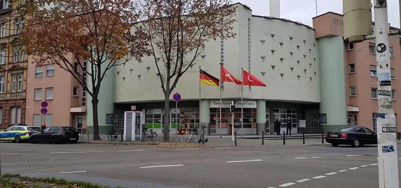 Almanya'da Müslümanlara baskı! Camiye asılsız bomba ihbarı ve İslamofobik içerikli mektup