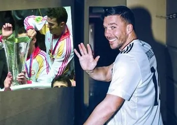 Podolski'den Fenerbahçe'ye gönderme