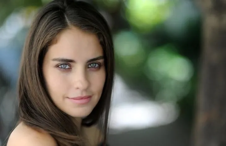 Neslihan Atagül’ü bir de makyajsız görün! Ünlülerin makyajsız halleri