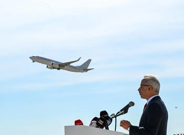 İstanbul Havalimanı tarih yazmanın peşinde! Üç uçak iniş ve kalkış yapabilecek