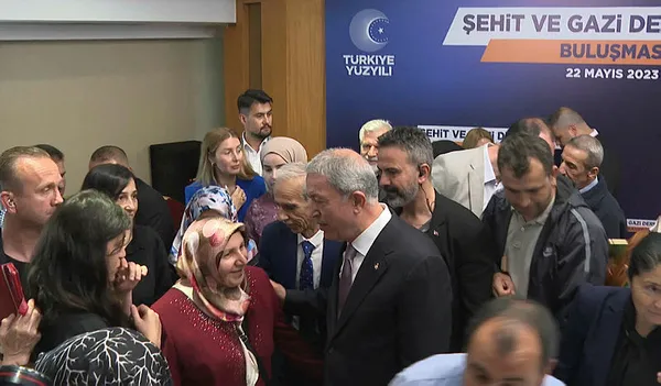 1684780016008.jpg Milli Savunma Bakanı Hulusi Akar şehit ailelerini ve gazilerle buluştu! "Parti değil, zihniyet meselesi" - 1