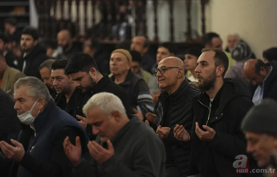 Regaip Kandili'nde vatandaşlardan yoğun ilgi! Camiler doldu taştı: Eller semaya açıldı 12