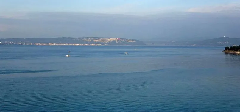 Çanakkale Boğazı 13,5 saat sonra transit gemi geçişine açıldı