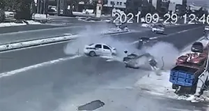 Feci kaza: Havada parçalandı