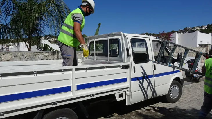 Yılmaz Özdil’in kaçak villasında yıkım başladı! İşte ilk kareler...