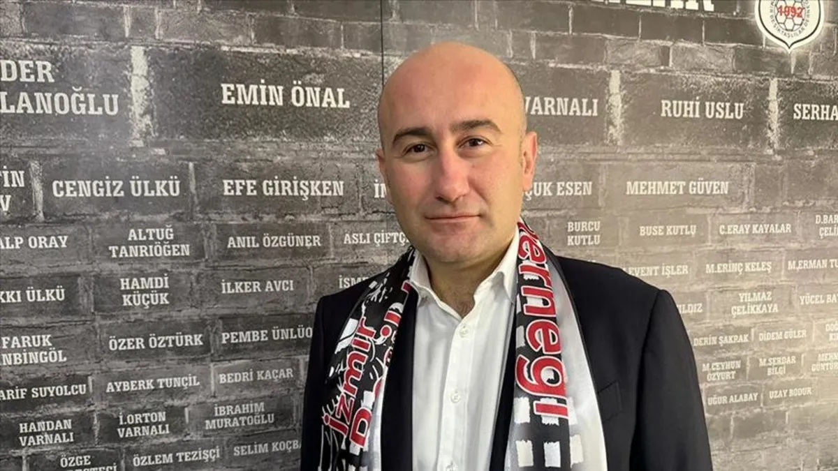 Beşiktaş'ta Hüseyin Yücel görevi bıraktı