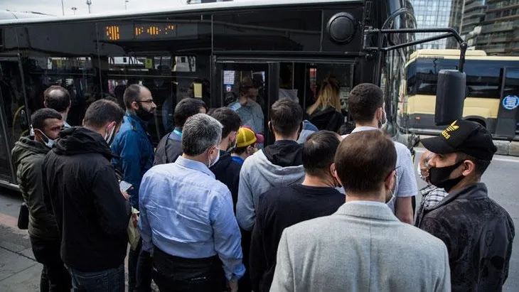 İstanbul’da minibüs ve otobüsler ayakta yolcu aldı! Sosyal mesafe yok sayıldı
