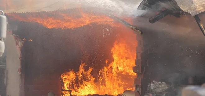 Sivas’ta korkutan yangın! 5 odunluk 1 samanlık ve 9 dönüm arazi küle döndü