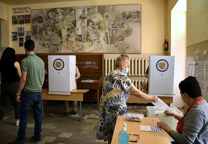 Son dakika: Ermenistan’daki başbakanlık seçimini Paşinyan’ın partisi kazandı