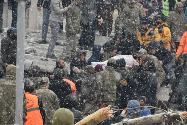 Deprem bölgesi için sarı ve turuncu kodlu uyarı! Meteoroloji tek tek açıkladı | Hipotermi tehlikesi...