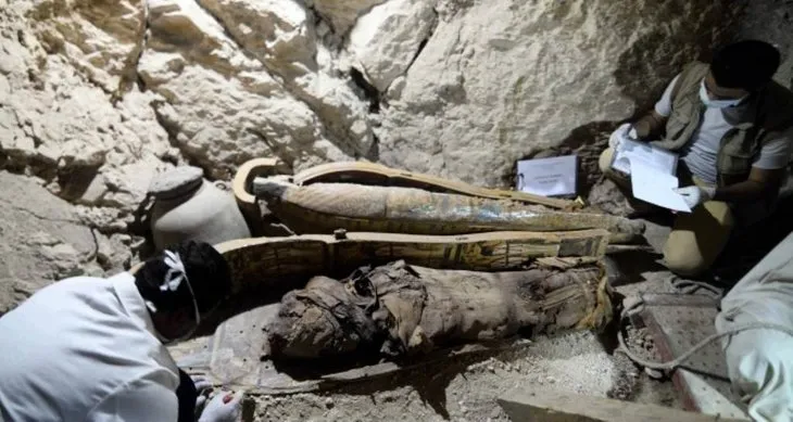 Mısır’da bir mezarda Firavun dönemine ait altı mumya bulundu