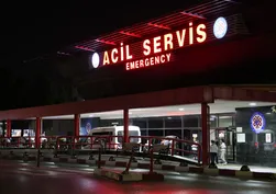 İzmir'de gece yarısı kaza! Bariyerlere çarpan motosikletin sürücüsü öldü