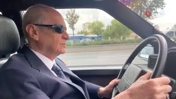 mhp-lideri-devlet-bahceliden-klasik-otomobiliyle-ferdi-tayfur-bu-bana-yeteri-1686168055052.jpg MHP lideri Devlet Bahçeli'den klasik otomobiliyle “Bu bana yeter” paylaşımı - 2