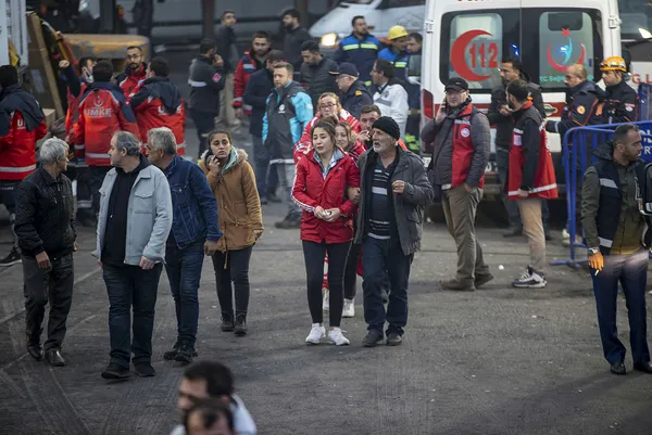 bartindaki-maden-faciasinda-aciklama-yapan-bakan-donmez-gozyaslarini-tutamadi-3-hafta-once-helallestik-ama-1665827063242.jpg Bartın’daki maden faciasında açıklama yapan Bakan Dönmez gözyaşlarını tutamadı! "3 hafta önce helalleştik ama..." - 4