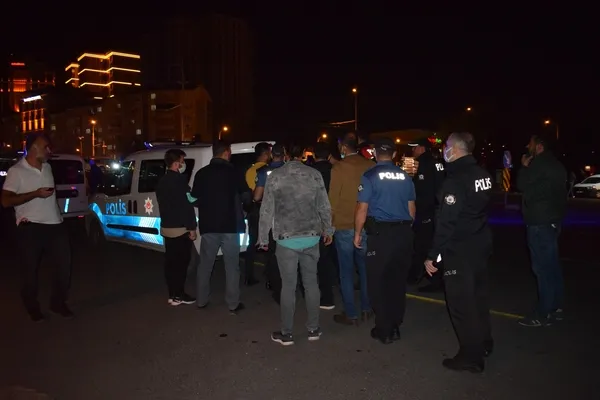 karakola-gitmemek-icin-intihara-kalkisti-polis-etkisiz-hale-getirdi-1632726074609.jpg Karakola gitmemek için intihara kalkıştı, polis etkisiz hale getirdi! - 3