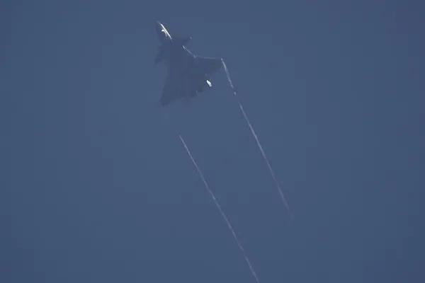 Çin’in gizli silahı hayalet uçak ilk kez görüntülendi! İşte yeni nesil savaş jeti Shenyang FC-31