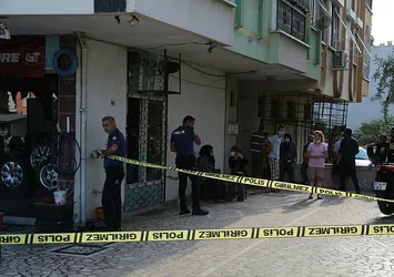 Satılığa çıkardığı dairesinde ölü bulundu