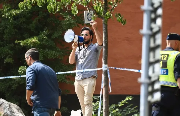 1689961595792.jpg Suudi Arabistan'dan İsveç'e nota! Kur'an-ı Kerim'e yönelik saldırıya izin verilmesine Müslüman dünyasından yeni tepki - 2