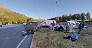 Burdur’da iki otomobil çarpıştı: 2 yaralı