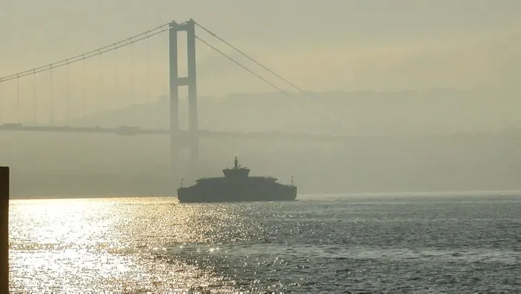 İstanbul’da yoğun sis: Haliç Köprüsü adeta yok oldu