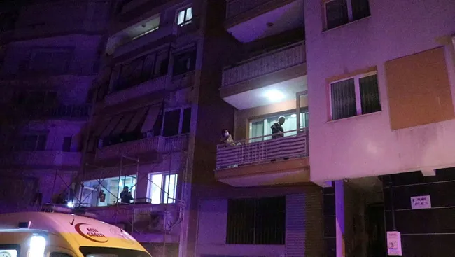 İzmir’de inanılmaz olay! Eski sevgilisinin oğlundan kaçarken balkondan düştü - 3