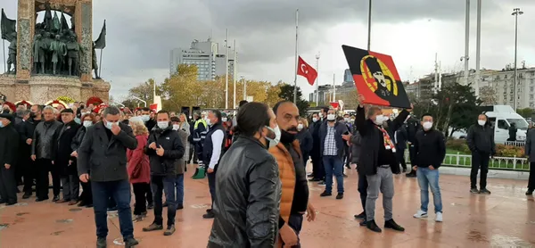 Taksim'de CHP'ye 10 Kasım tepkisi: Yazıklar olsun! Sizden utanıyorum - 3