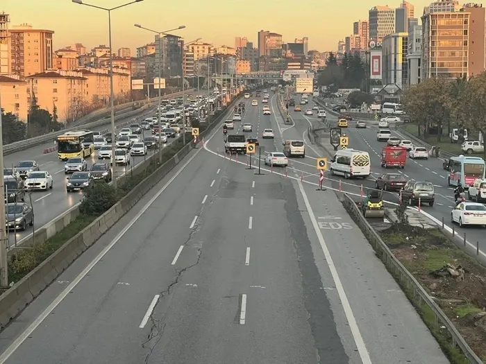 İstanbullular dikkat! -Ataşehir D-100 Karayolu’nda 30 gün sürecek yol çalışması başladı