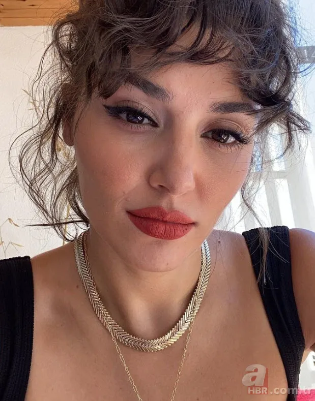 Hande Erçel ve Hakan Sabancı aşka geldi! Paylaşımları sosyal medyayı salladı 16