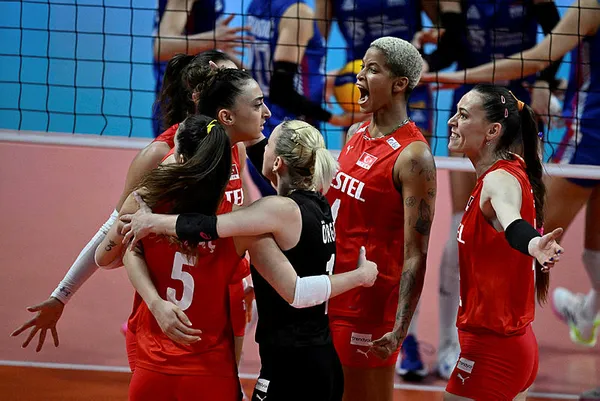 Hem filenin hem de Avrupa’nın sultanları! Kızlarımız tarih yazdı! Altın madalya bizim...