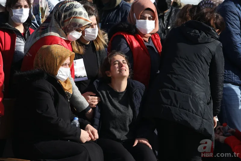 Türkiye Bitlis'te şehit düşen kahramanlarına veda ediyor! Bu acının tarifi yok 16