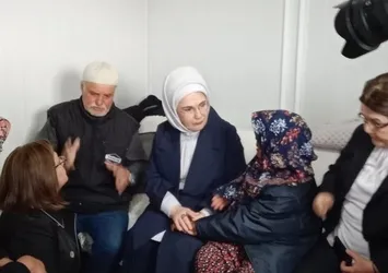 Emine Erdoğan’ın ziyaret ettiği depremzede aile konuştu: Devletimiz bizi yalnız bırakmadı